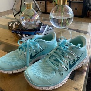 Nike free 5.0. Women’s size 9